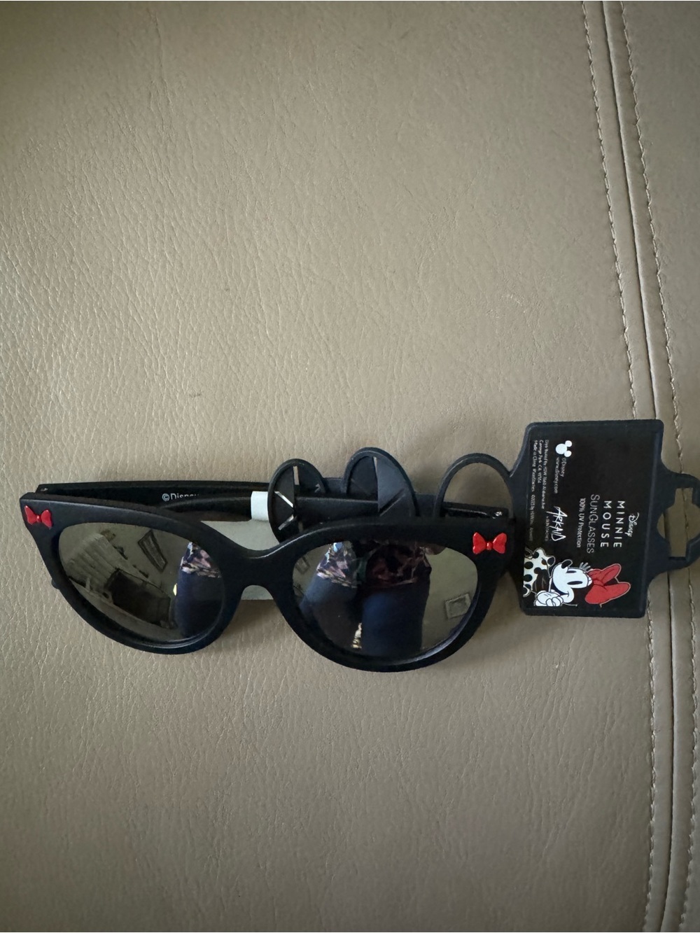 Disney Adult Sunglasses Minnie Mouse.   New.